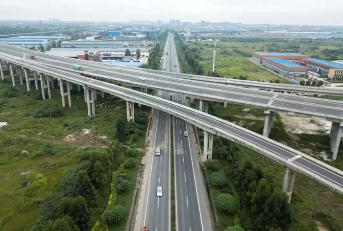 【決戰(zhàn)四季度】舊路煥新顏！這條路預(yù)計明年1月完成修復(fù)！
